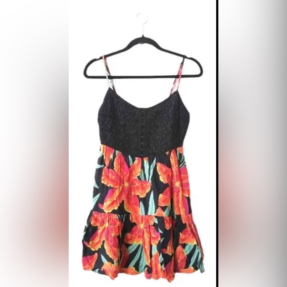 Billabong Dresses & Skirts - Billabong Sunny Bliss Crochet Bodice Dress - EUC